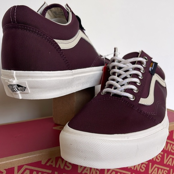 Vans Men’s Old Skool
Cordura Port Royale/Marsh
VN0A4BW2DOQ
Sneakers - Picture 9 of 16